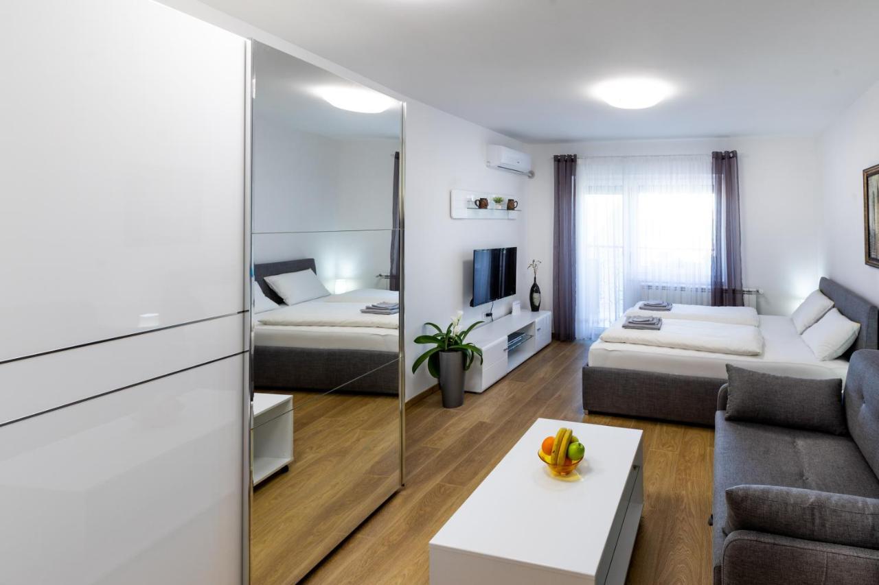 Mb Apartment 苏博蒂察 外观 照片